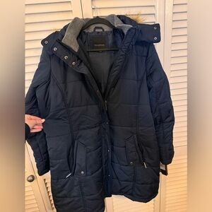 Weatherproof Blue Puffer Jacket with Hood and Quilted Design